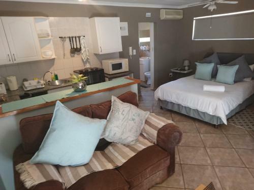 Hostal Razel Lodge