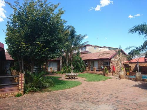 Hostal Razel Lodge