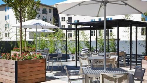 AC Hotel By Marriott Atlanta Buckhead At Phipps Plaza