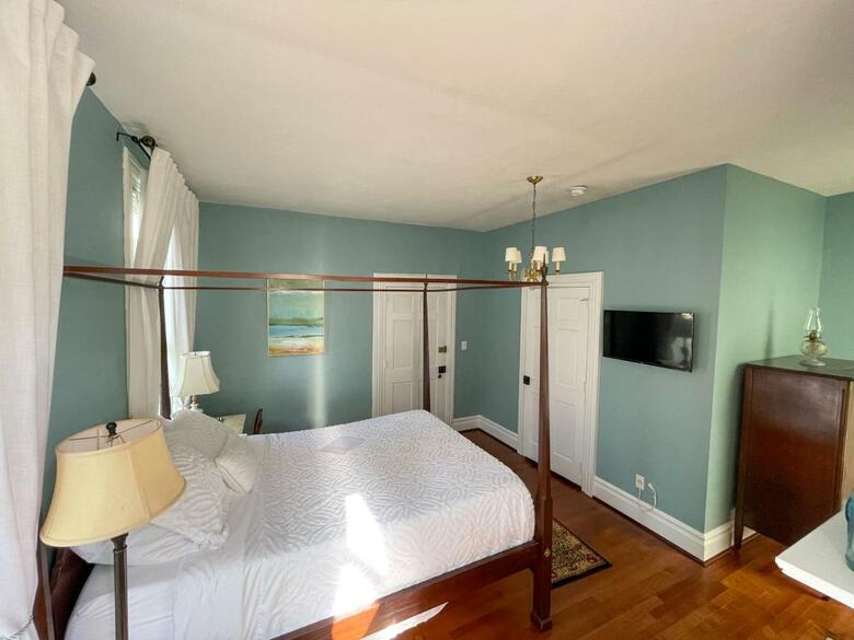 Bed & Breakfast Meadows Inn