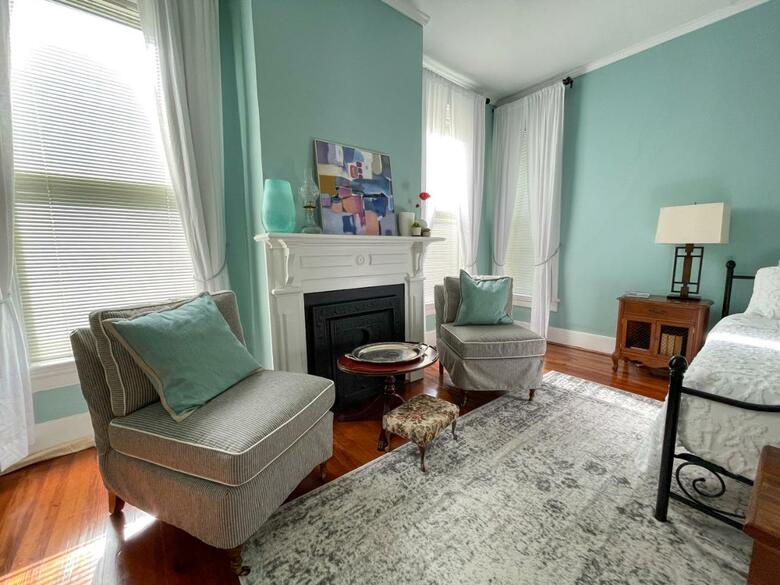 Bed & Breakfast Meadows Inn