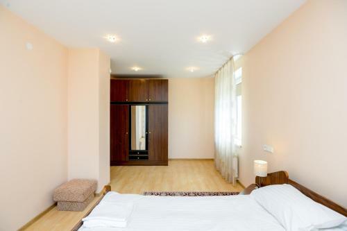 Apartments Sermies?io 3