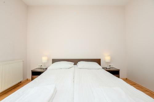 Apartments Sermies?io 3