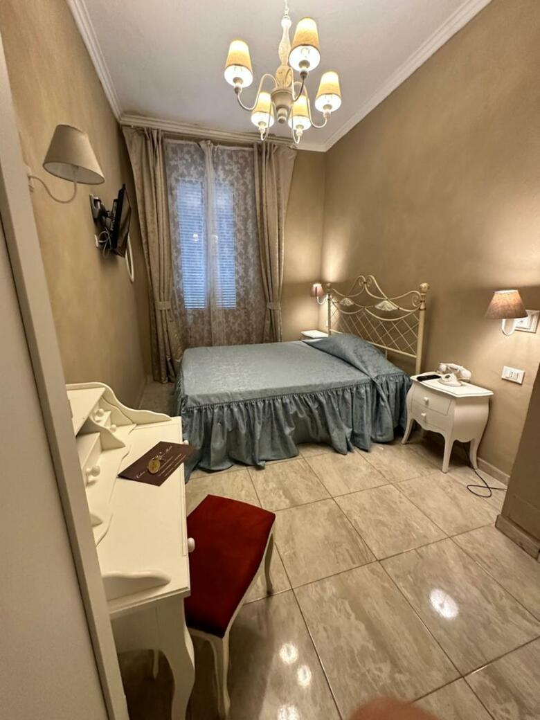Hotel Calais