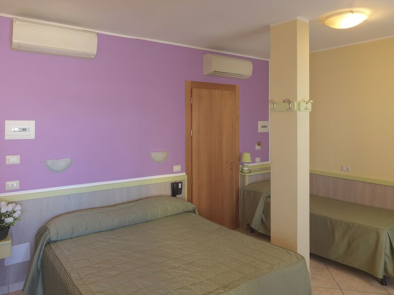 Hotel Arco Romana