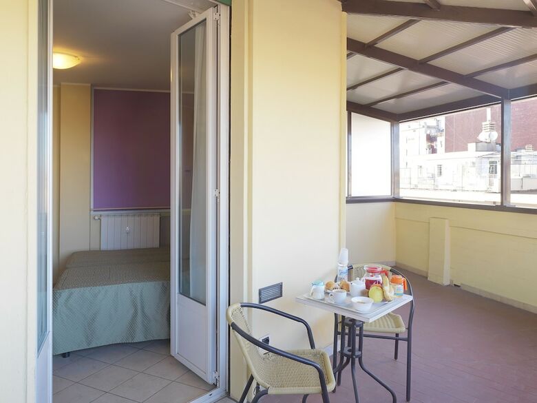 Hotel Arco Romana
