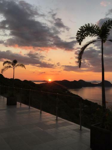 Sunset Hill Hotel