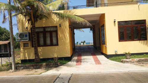 Hotel Airport Beach Villa