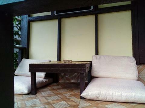 Hostal Country Hut Riverside