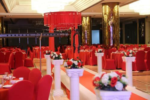 Kaixuanmen Jianguo Hotel