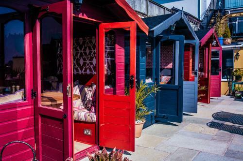 Hostal Ziggurat Boutique Hotel