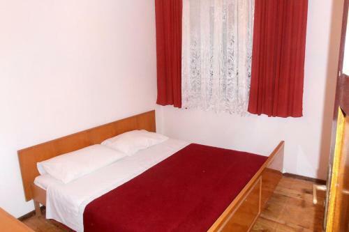 Apartment Vrisnik 4051a