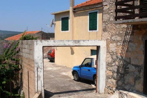 Apartment Vrisnik 4051a