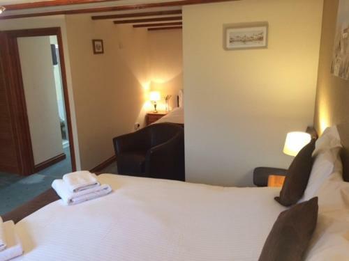Posada The Crown Inn & Lodges