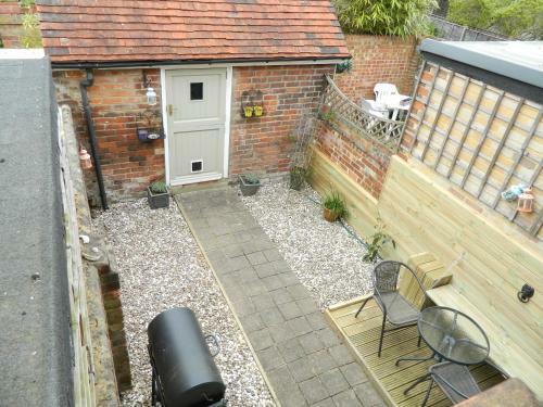 Cosy Cottage In Central Henley