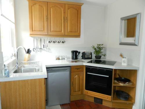 Cosy Cottage In Central Henley