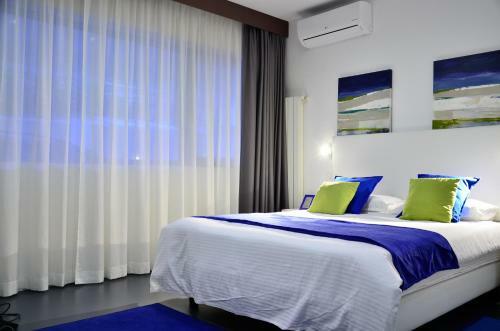 Living Aparthotel