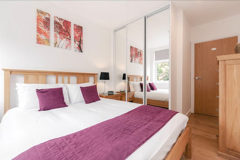 Roomspace Apartments - Swan House
