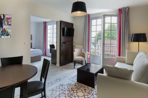 Hotel Blanche De Castille