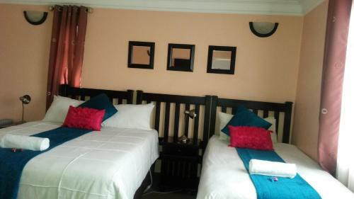 Hostal Phomolo Guest House