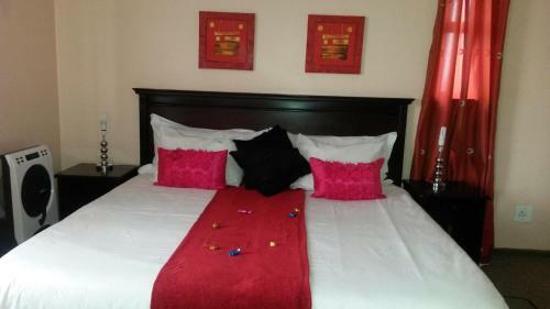 Hostal Phomolo Guest House
