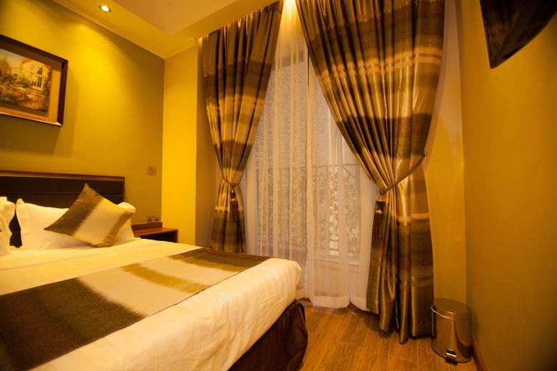 After 40 Hotel