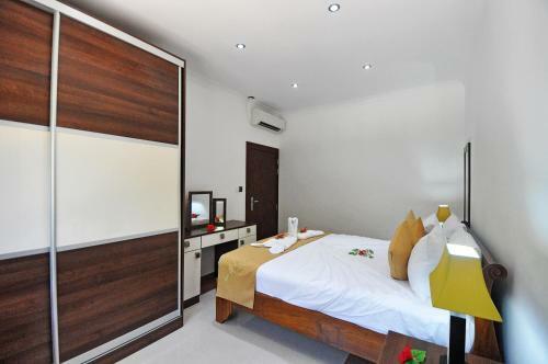 Yasad Residence