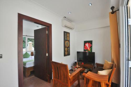 Yasad Residence