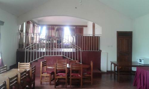 Skyway Hotel