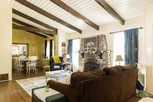 Mediterranean 4 Bedroom With Pool