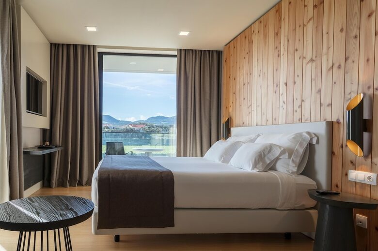 Hotel Pedras Do Mar Resort & Spa