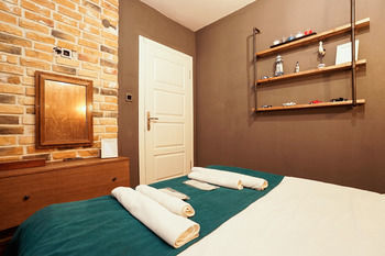 Hotel Cube Suites