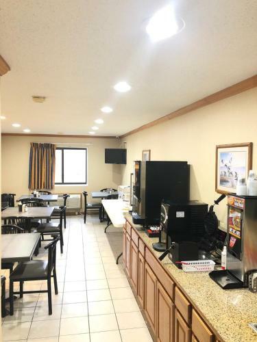 Hotel Denison Inn & Suites