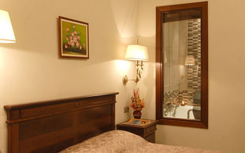 Mythos Hotel