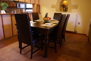 Villas Kalives