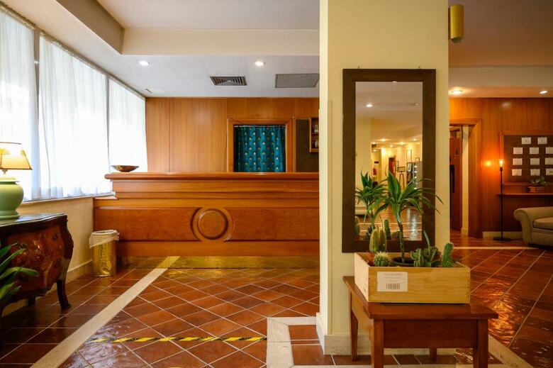 Hotel Residence Torre Di Pratolungo