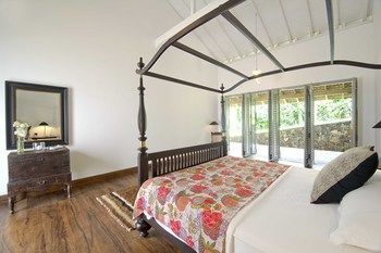 Villa Ivory House