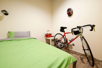 Ease Single Inn Hostel