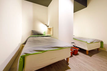 Ease Single Inn Hostel