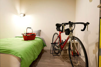 Ease Single Inn Hostel