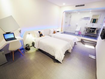 Starship Business Hotel