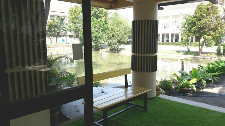 Albergue We Train Hotel Donmuang