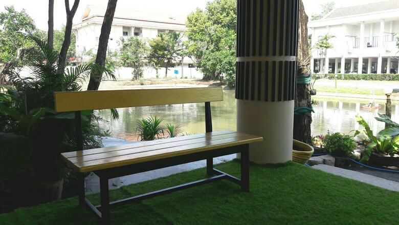 Albergue We Train Hotel Donmuang