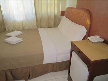 Hotel Golden Stallion Suites
