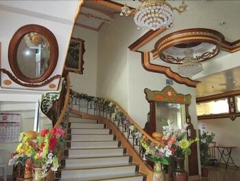 Hotel Golden Stallion Suites