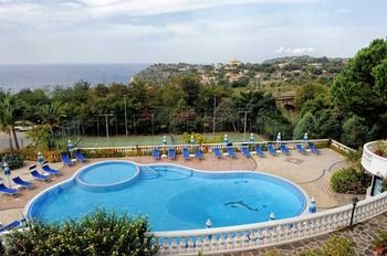 Villaggio Hotel Pineta Petto Bianco