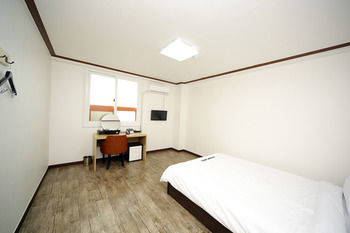 Ekonomy Hotel Mokpo
