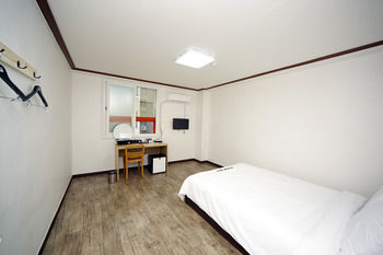 Ekonomy Hotel Mokpo
