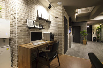 Brown Dot Hotel
