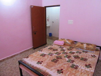 Hotel Mandrem Beach Guest House Goa